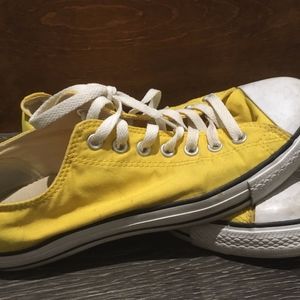 Banana yellow Converse
